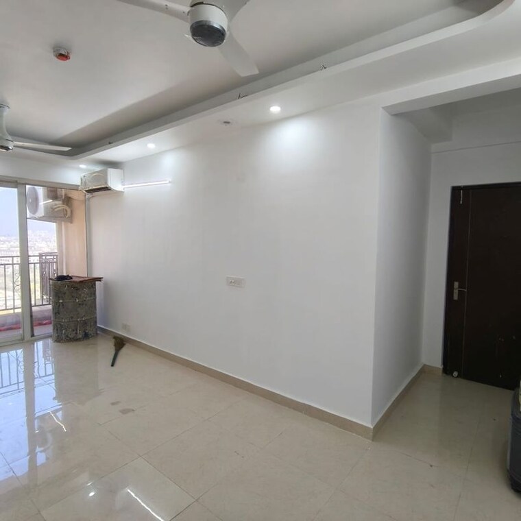 Room, signature-global-city-63a 2 Bedroom 1050 Sq.Ft. Apartment In Sector 63a Gurgaon 10060380