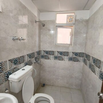 Bathroom in 2 BHK Apartment at Signature Global City 63A, Sector 63a – for Rent