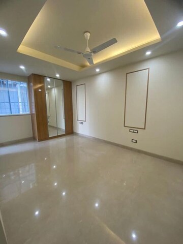 Room in 1 RK Apartment at DLF Cyber Park, Sector 20 – for Rent