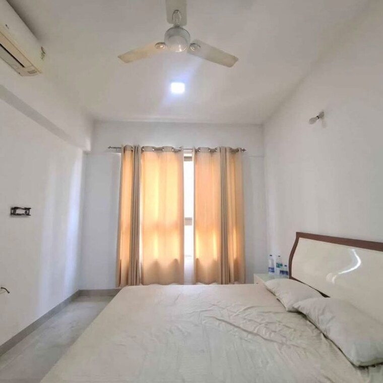 Bedroom, lodha-luxuria-priva 2 Bedroom 1000 Sq.Ft. Apartment In Majiwada Thane 10060400