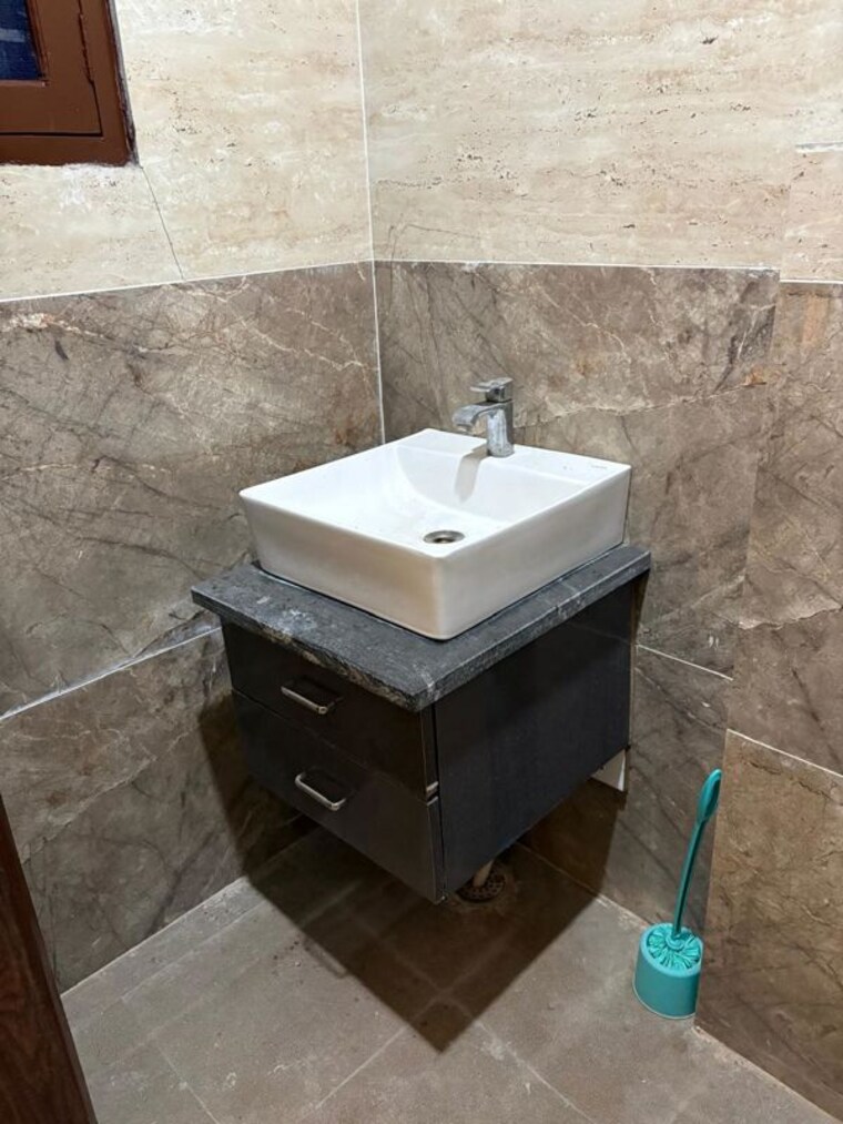 Bathroom, pir machalla 3 Bedroom 1450 Sq.Ft. Builder Floor In Pir Machalla Zirakpur 10060426