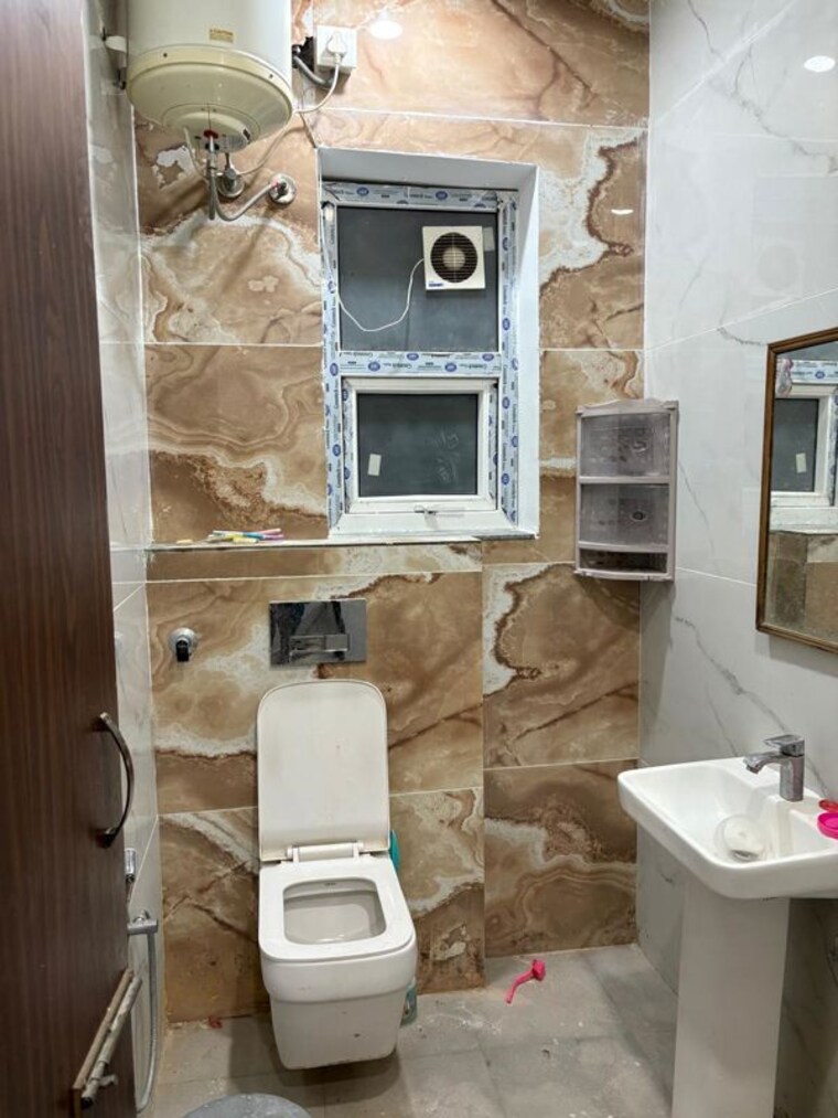 Attached Bathroom, pir machalla 3 Bedroom 1450 Sq.Ft. Builder Floor In Pir Machalla Zirakpur 10060426