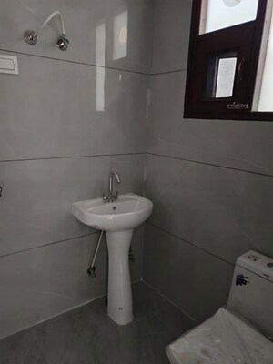 Bathroom in 6 BHK Independent House at Dhakoli – for Sale