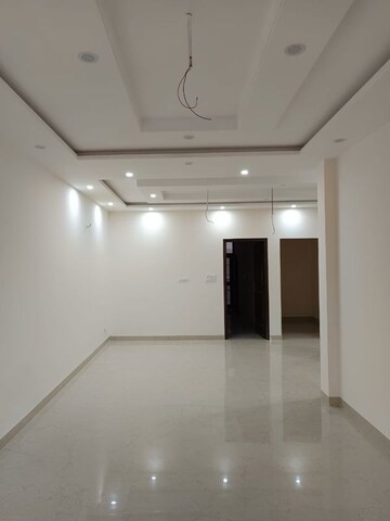 Room in 6 BHK Independent House at Dhakoli – for Sale