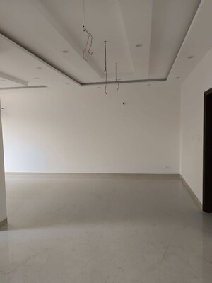 Room in 6 BHK Independent House at Dhakoli – for Sale