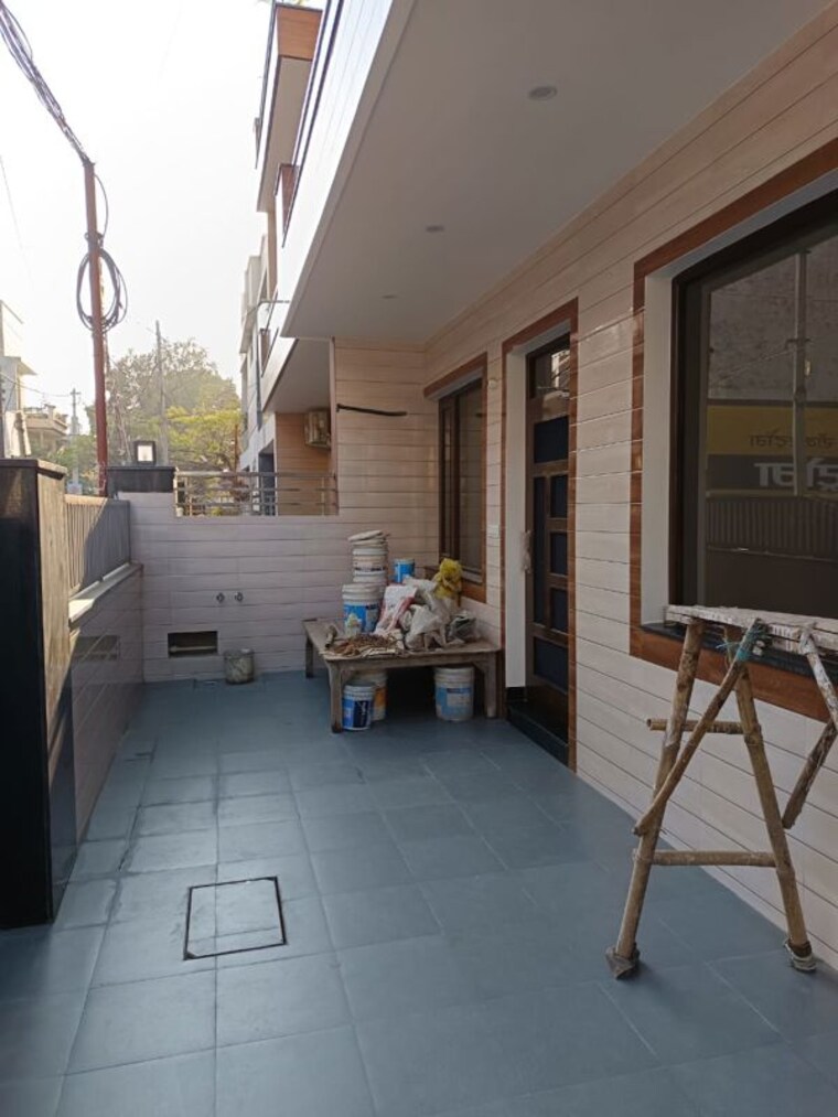  Parking, dhakoli 6 Bedroom 2000 Sq.Ft. Independent House In Dhakoli Zirakpur 10060437