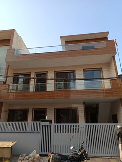 6 BHK Independent House For Sale in Dhakoli