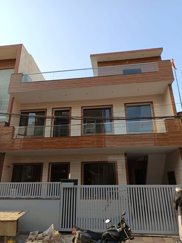 6 BHK Independent House For Sale in Dhakoli