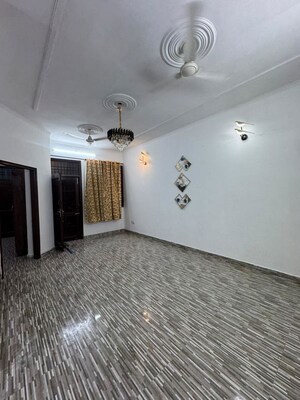 Room in 3 BHK Builder Floor at Dhakoli – for Rent
