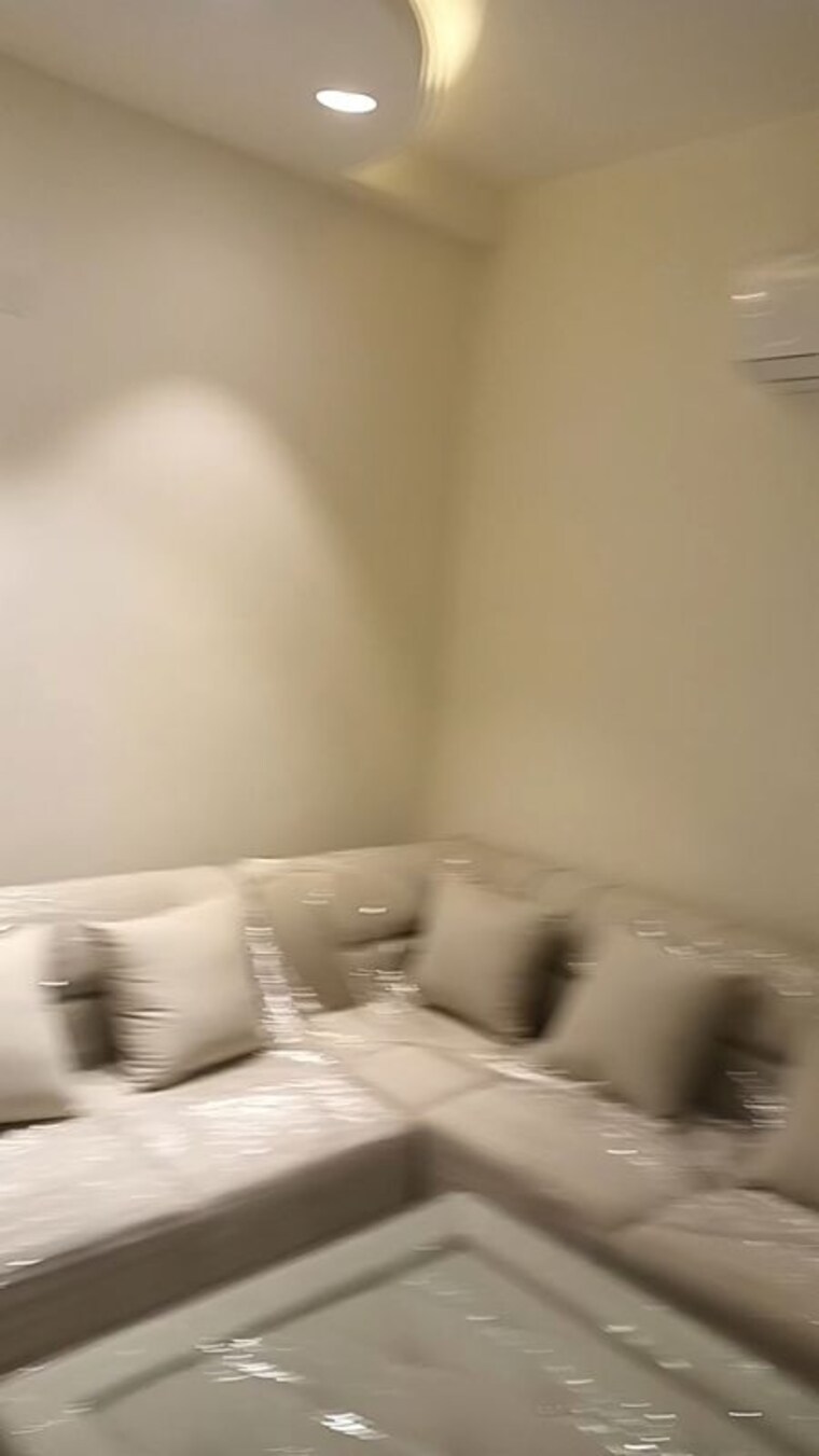 Room, lajpat nagar ii 2 Bedroom 900 Sq.Ft. Builder Floor In Lajpat Nagar ii Delhi 10060447