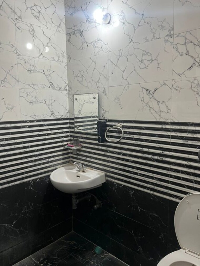 Bathroom, shri-devaji-residency 3 Bedroom 1450 Sq.Ft. Builder Floor In Dhakoli Zirakpur 10060449