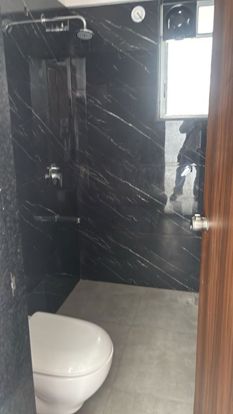 Bathroom, shitole-height 2 Bedroom 1100 Sq.Ft. Apartment In Warje Pune 10060455