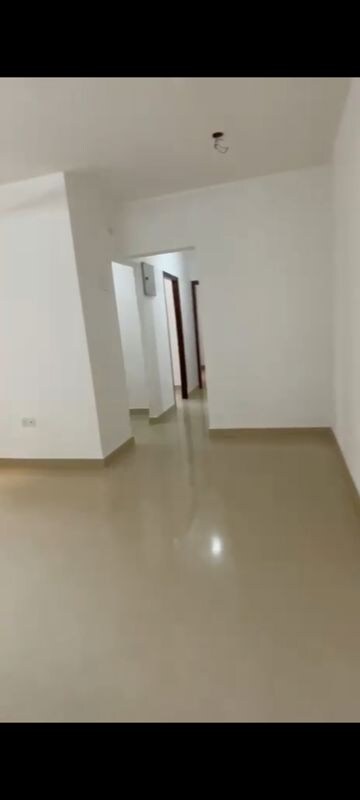 Room in 2 BHK Apartment at DB Orchid Ozone, Dahisar East – for Rent
