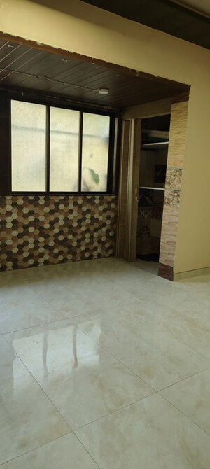 Room in 1 BHK Apartment at Warli Pada – for Rent