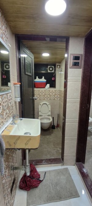 Bathroom in 1 BHK Apartment at Warli Pada – for Rent