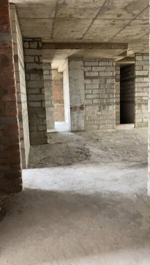 Living Room in 4 BHK Apartment at Nathani Heights, Dalal Estate – for Sale