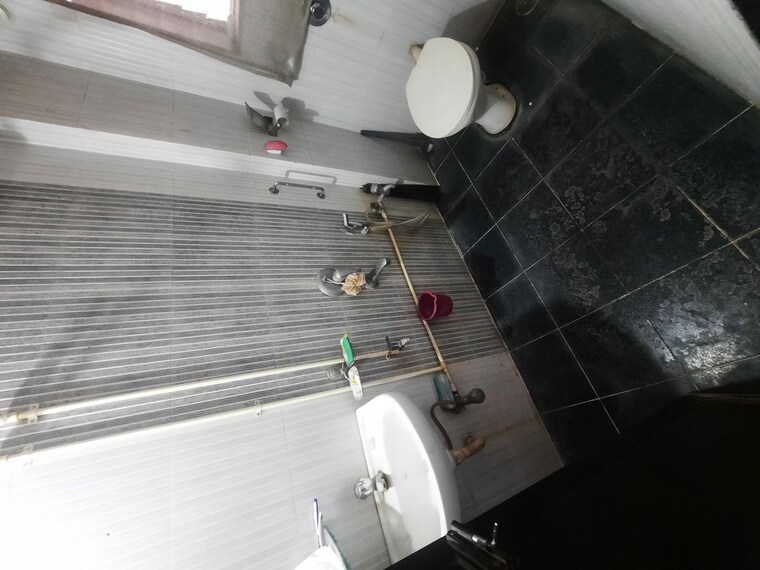 Bathroom, pride-residency-anand-nagar 1 Bedroom 412 Sq.Ft. Apartment In Anand Nagar Thane 10060482