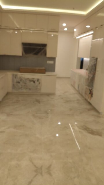 Room in 4 BHK Apartment at Century Ethos, Hebbal – for Rent