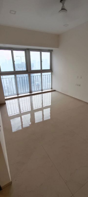Room in 2 BHK Apartment at Chandak Cornerstone, Worli – for Rent
