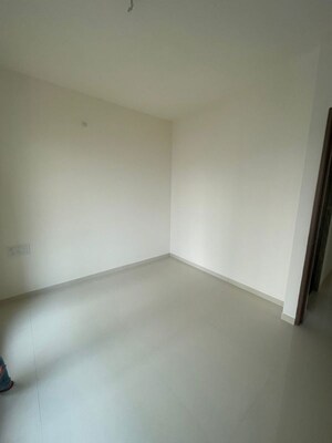 Room in 2 BHK Apartment at Runwal Sanctuary, Mulund West – for Sale