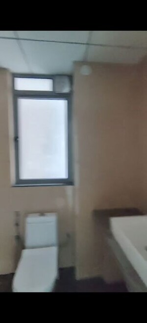 Room in 4 BHK Apartment at Kalpataru Immensa, Kolshet Road – for Sale