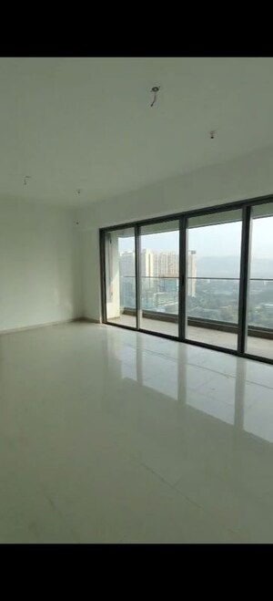 Room in 4 BHK Apartment at Kalpataru Immensa G, Kolshet Road – for Sale