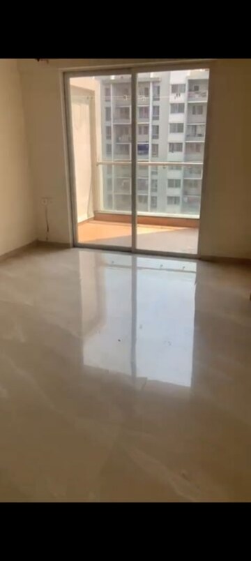 Room in 2 BHK Apartment at Malkani Bon Vivant, Mundhwa – for Rent