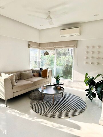 Living Room in 5 BHK Apartment at Khar West – for Rent