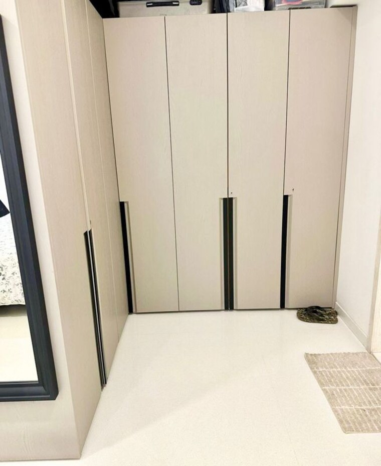 Cupboard, khar west 5 Bedroom 3000 Sq.Ft. Apartment In Khar West Mumbai 10060546