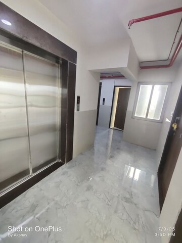 Room in 2 BHK Apartment at Millionaire Heritage, Andheri West – for Sale