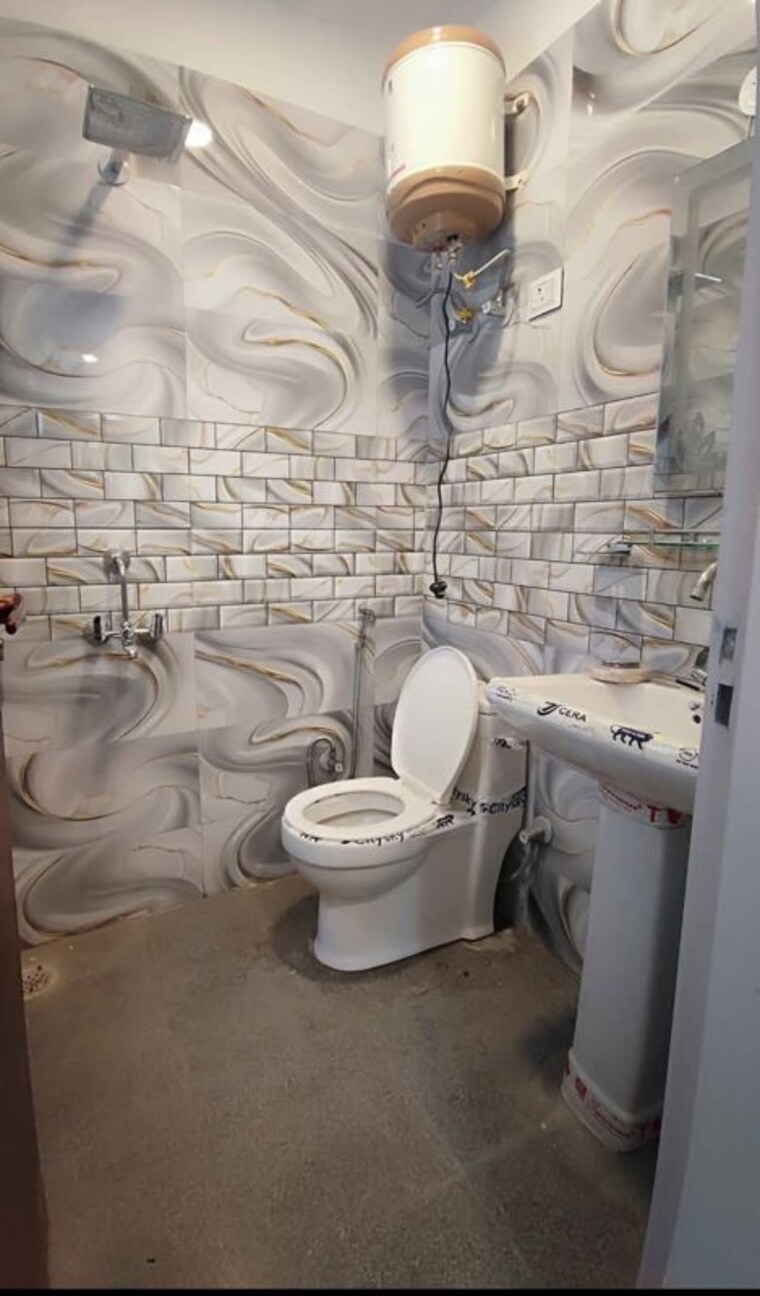 Bathroom, chattarpur 1 Bedroom 450 Sq.Ft. Builder Floor In Chattarpur Delhi 10060578