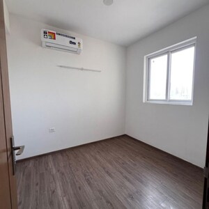 Room in 2.5 BHK Apartment at The Center Court Prime, Sector 88a – for Rent