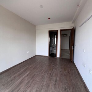Room in 2.5 BHK Apartment at The Center Court Prime, Sector 88a – for Rent