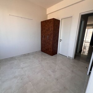 Room in 3 BHK Apartment at Signature Global City 92, Sector 92 – for Rent