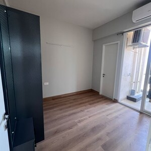 Room in 3 BHK Apartment at Signature Global City 92, Sector 92 – for Rent