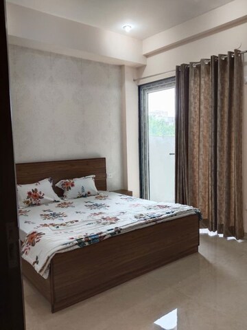 Bedroom in 2 BHK Builder Floor at Sector 57 – for Rent