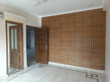 Room in 2 BHK Apartment at Unitech The Residences Gurgaon, Sector 33 – for Rent