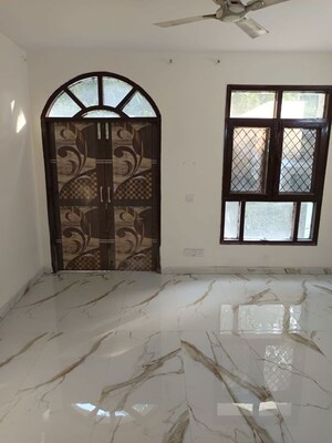 2 BHK Apartment For Rent in Unitech The Residences Gurgaon, Sector 33