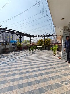 3 BHK + Servant Room,Extra Room Apartment For Rent in Sector 43