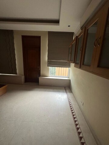 Room in 3 BHK Apartment at Hauz Khas Enclave – for Rent