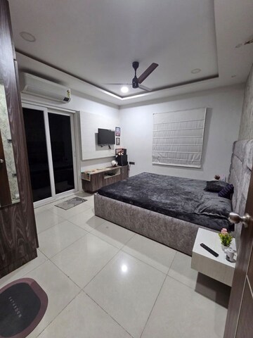 Bedroom in 3 BHK Apartment at Cybercity Rainbow Vistas Rock Gardens, Hi Tech City – for Rent