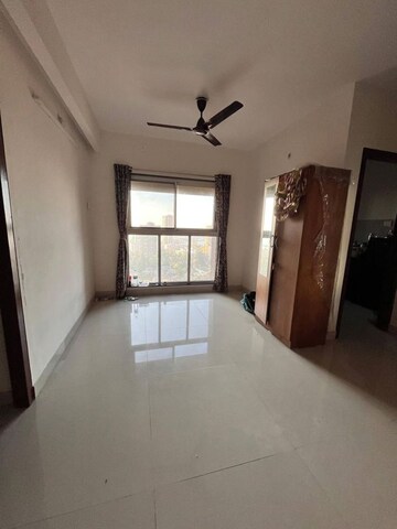 Room in 1 BHK Apartment at Chandak 34 Park Estate, Goregaon West – for Rent