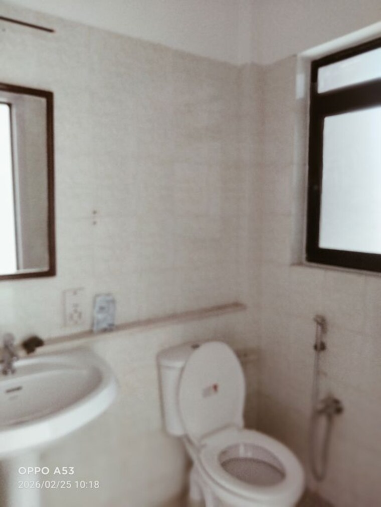 Bathroom, sterling-seaface 3 Bedroom 2150 Sq.Ft. Apartment In Worli Mumbai 10060677