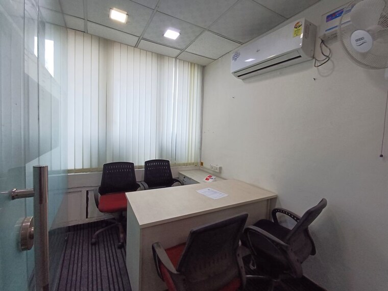Team Area, netaji subhash place Commercial Office Space 650 Sq.Ft. In Netaji Subhash Place Delhi 10060729