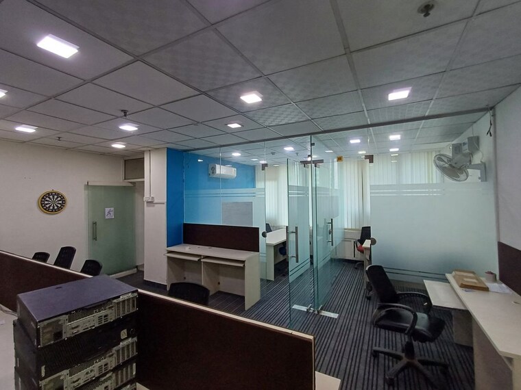 Team Area, netaji subhash place Commercial Office Space 650 Sq.Ft. In Netaji Subhash Place Delhi 10060729