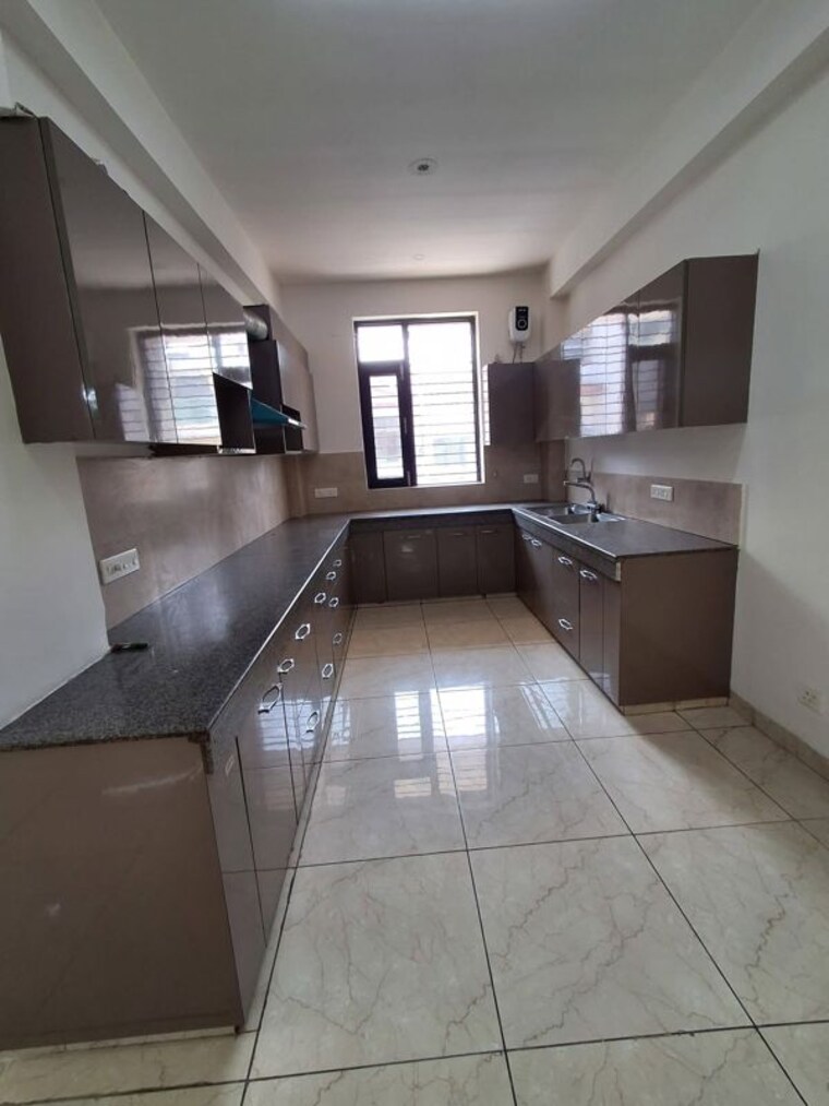 Kitchen, sector 38 3 Bedroom 270 Sq.Yd. Builder Floor In Sector 38 Gurgaon 10060736