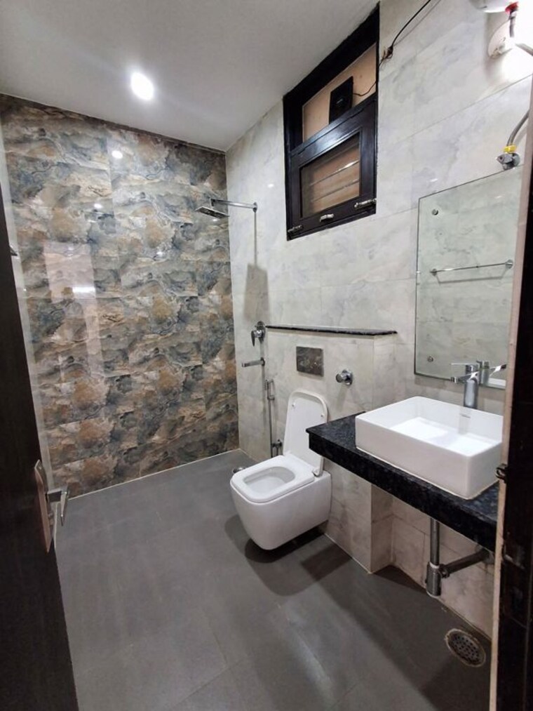 Bathroom, sector 38 3 Bedroom 270 Sq.Yd. Builder Floor In Sector 38 Gurgaon 10060736