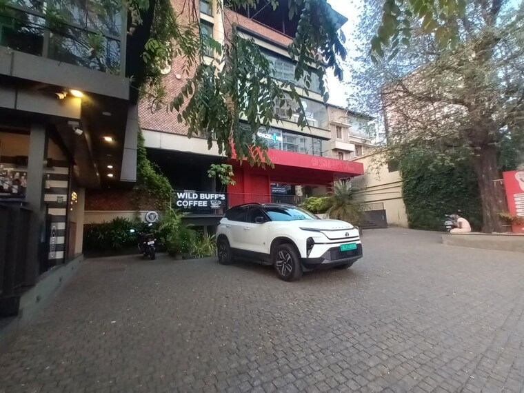  Parking, kakkanad Commercial Showroom 1100 Sq.Ft. In Kakkanad Kochi 10060625