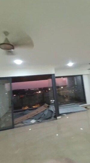 Room in 4 BHK Apartment at Adani Paarijat, Shantigram – for Rent