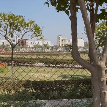  Plot – Garden View at Sector 2 Wave City - for Sale